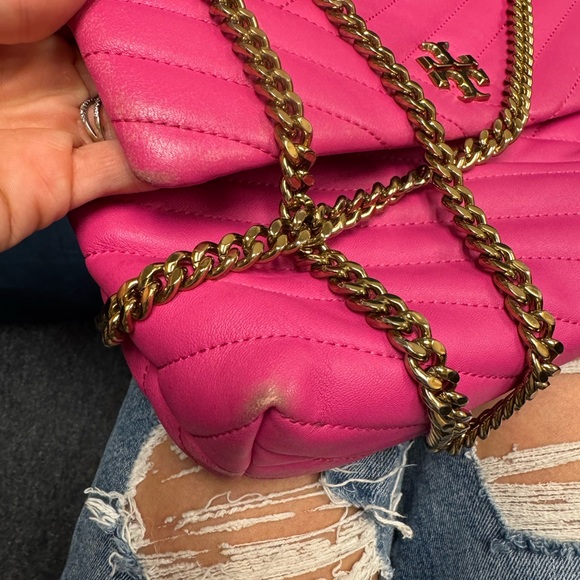 Tory Burch Kira Hot Pink Quilted Women's Bag - Picture 4 of 12